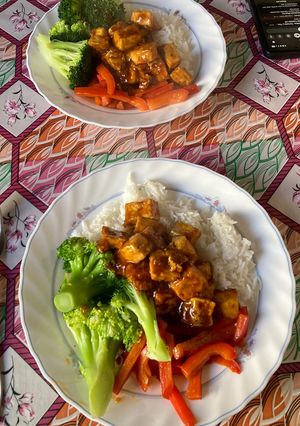 Una foto de Tofu a la naranja