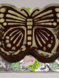 Una foto de Brownie de chocolate negro y bombón bicolor