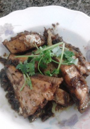 Hình của món Cá bò kho nghệ.