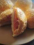 Bollos rellenos de jamón y queso