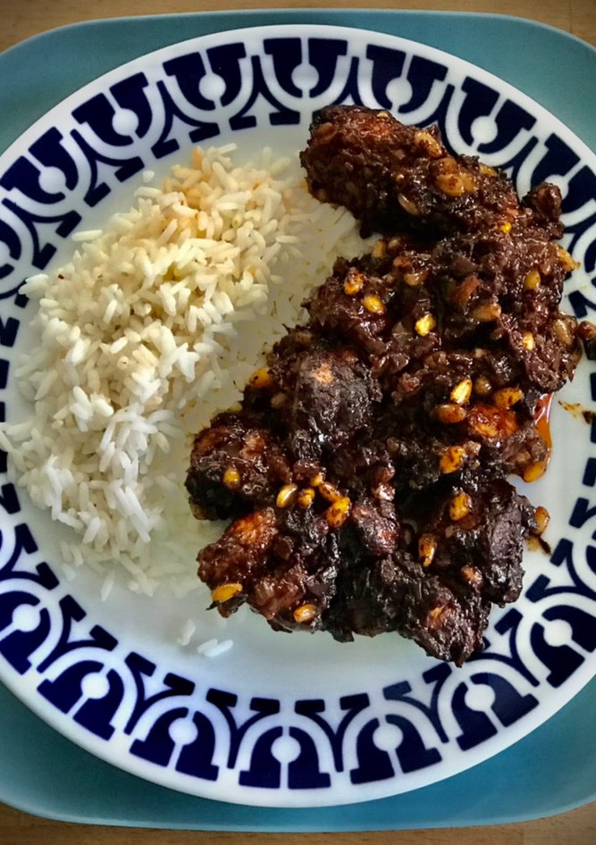 Una foto de Mole poblano —a nuestra manera—
