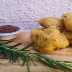 A picture of Garri fritters.