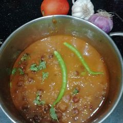 A picture of Black chana curry.