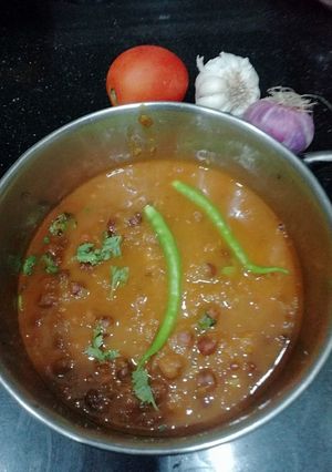 A picture of Black chana curry.