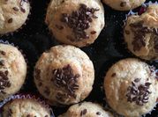 Una foto de muffins de linaza