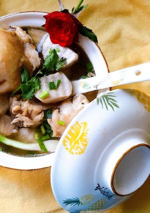 Hình của món Canh khoai môn thịt gà.