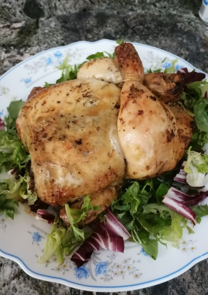 Una foto de Pollo entero al horno
