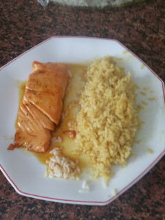 Una foto de Salmón en salsa de naranja