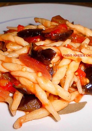 Foto di Trofie Fresche con Melanzane e Pomodorini Freschi