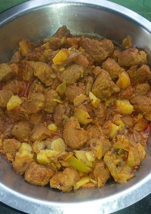 A picture of Soya bean curry.
