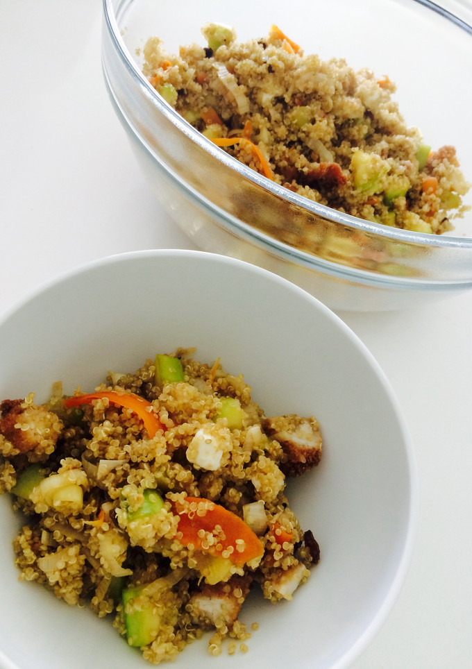 Una foto de Quinoa con verduras y queso fresco