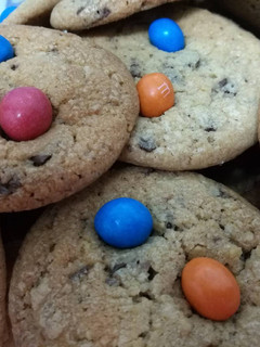 Una foto de Cookies de nueces y chocolate