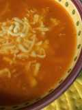Sopa de fideos con queso