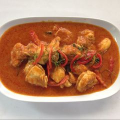 A picture of Creamy chicken curry.