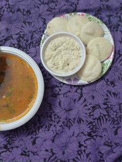 રવા ઈડલી (Rava Idli Recipe In Gujarati) રેસીપી મુખ્ય ફોટો