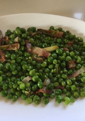 Foto principal de Guisantes con ajetes y bacon