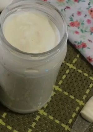 A picture of Quick and Easy Homemade Mayonnaise.