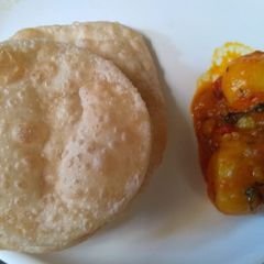 A picture of Luchi aloor dum.