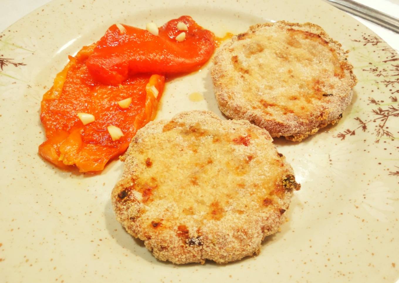 Hamburguesas de merluza con pimientos asados en freidora de aire COSORI 5,5 L