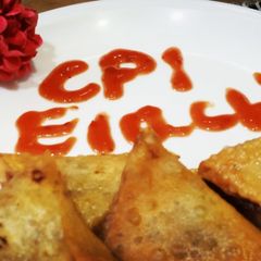 A picture of Qeema samosa.