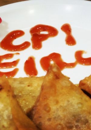 A picture of Qeema samosa.