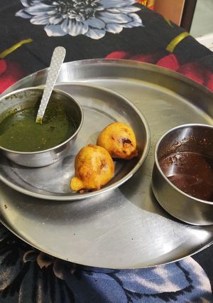 होली स्पेशल आलू बड़े(holi special aloo bade recipe in hindi) रेसिपी मुख्य फोटो