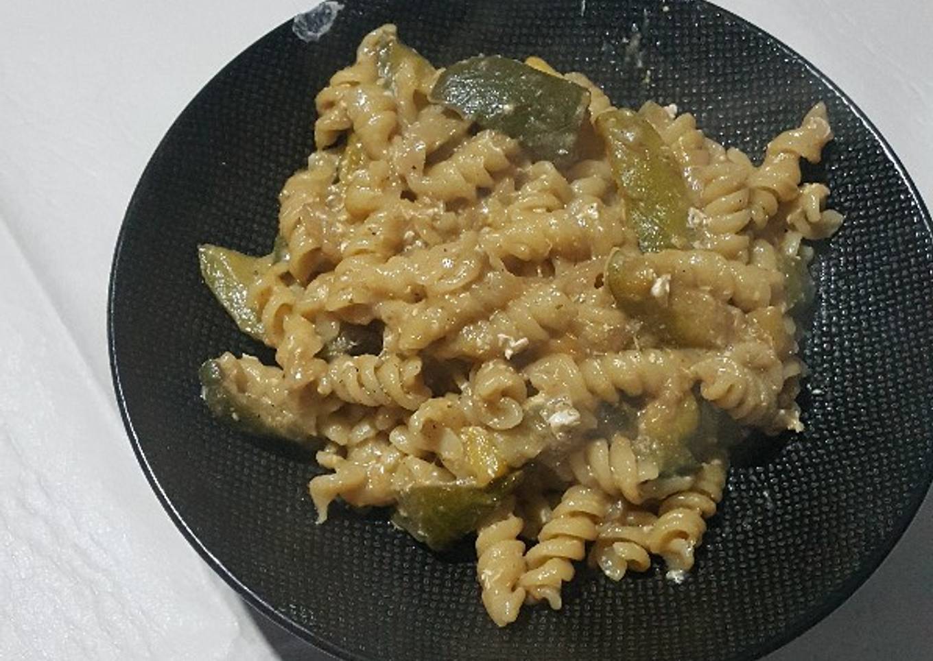 Pasta🍝 con zapallitos y cebolla