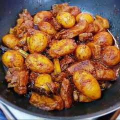 A picture of Daging Bumbu Lapis Kentang Telur.