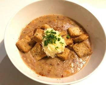 Easy Making Recipe Creamy potato chowder with corned beef shreds  garlic croutons Delicious and Healthy