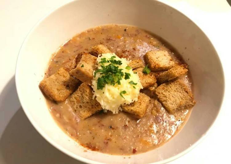 Recipe of Super Quick Homemade Creamy potato chowder with corned beef shreds &amp; garlic croutons