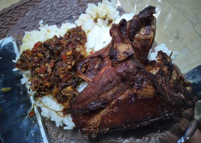 Resep Bebek sambal hitam Anti Gagal