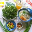 Cháo hến nấm rơm rau đắng