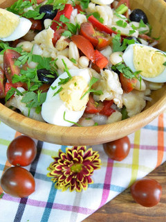 Una foto de Ensalada de judías blancas con bacalao