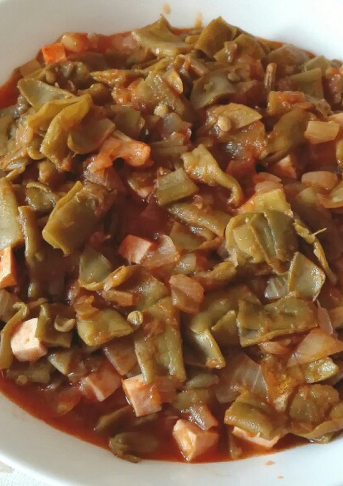Una foto de Judías verdes encebolladas con pechuga de pavo