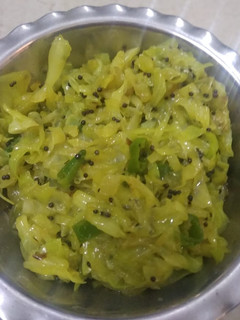 કોબી- સંભારો(Cabbage Sambharo Recipe in Gujarati) રેસીપી મુખ્ય ફોટો