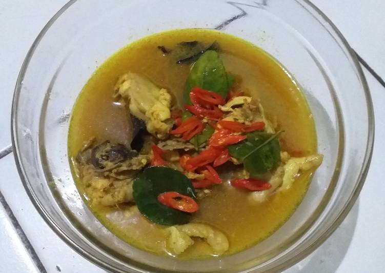 Ayam bumbu kuning seadanya untuk menu buka puasa