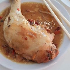 A picture of Steamed Herbal Chicken.