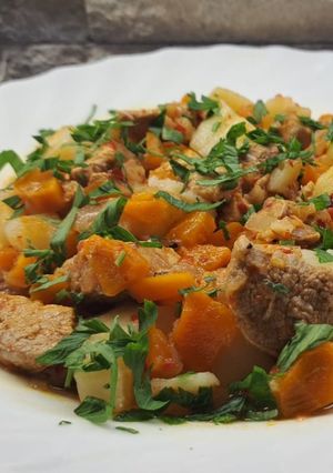 O poză a rețetei Tochitura(tocanita) de porc cu cartofi.