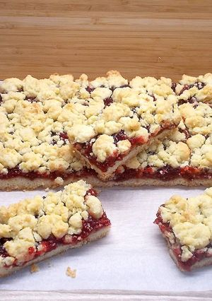 Fügedzsemes morzsasüti (mandulával) recept fotója