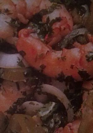 Una foto de Camarones encilantrados