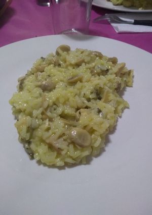 Una foto de Risotto de pollo y hongos