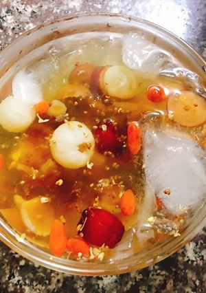 Hình của món Chè dưỡng nhan.