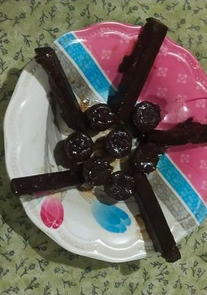 होममेड चॉकलेट (Homemade chocolate recipe in Hindi) रेसिपी मुख्य फोटो