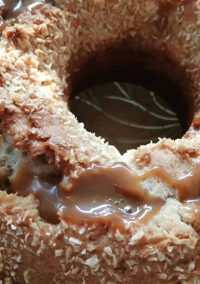 Una foto de Budín de banana dulce de leche y coco