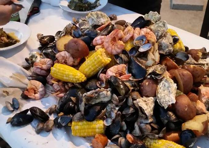 Recipe of Mario Batali Brad's southern boil with a pacific nw flair