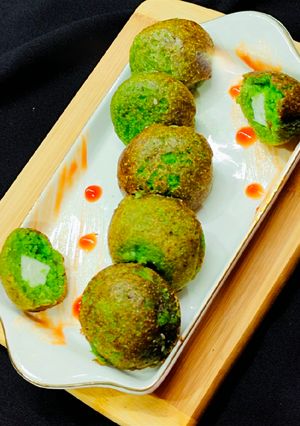 पालक पनीर अप्पम(Palak paneer appam recipe in hindi) रेसिपी मुख्य फोटो