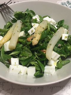 Una foto de Ensalada de canónigos y rúcula