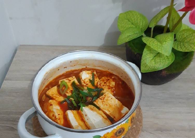 RECOMMENDED! Inilah Resep Rahasia Kimchi Jjigae (Korean Kimchi Stew) Gampang Banget