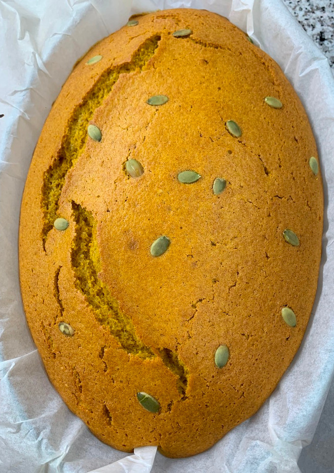 Una foto de Bizcocho de zanahoria, canela y sésamo