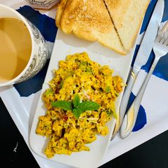 A picture of Cheesy minty omelette.